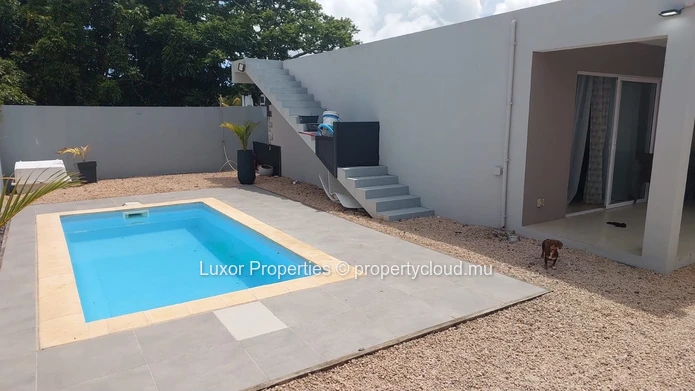 Villa 2ch avec piscine, terrasse et parking - Petit Raffray