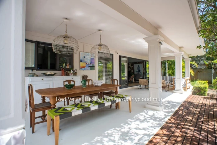 Villa de luxe 4 chambres avec piscine sur 1 332 m² de terrain – Mont Piton, Mapou | Rs 29M