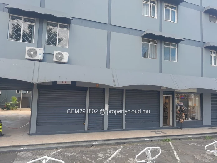 Local commercial à vendre au rez-de-chaussée – Complexe George Town, Quatre Bornes