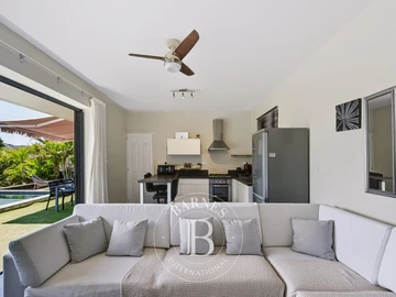 5 Bedroom Villa
