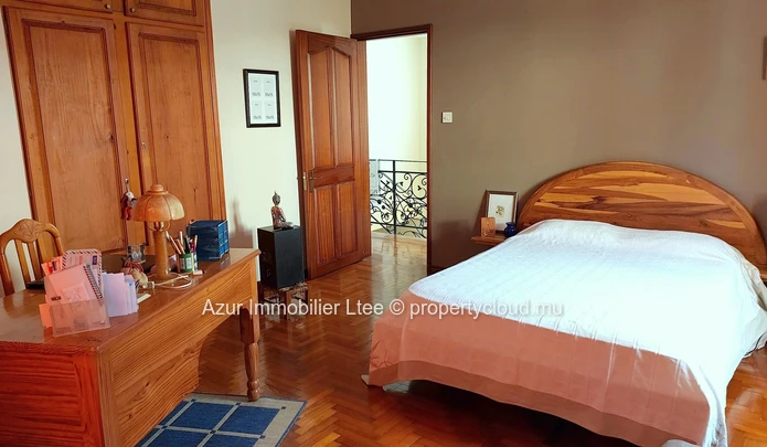 FLOREAL: 4-bedroom house