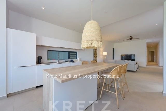 Brand-New Luxury Apartment – 3 En-Suite Bedrooms