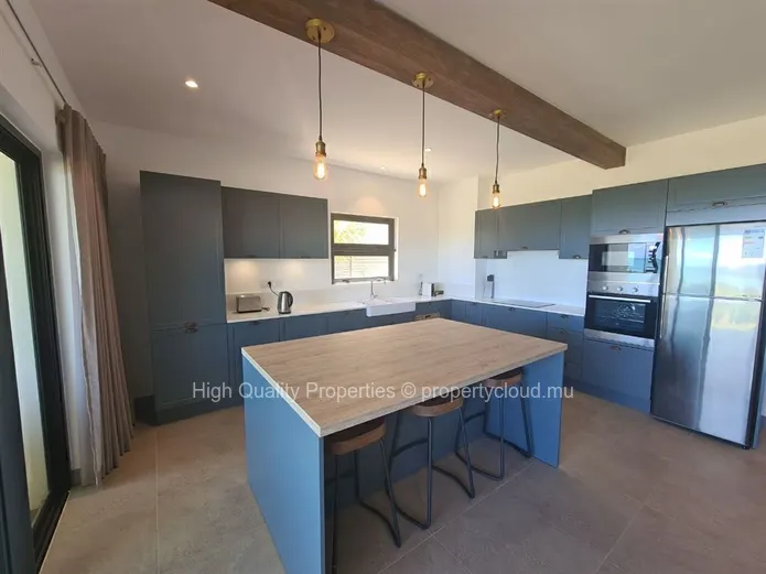 Apartment - 3 Bedrooms 