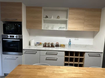 5 Bedroom Apartment