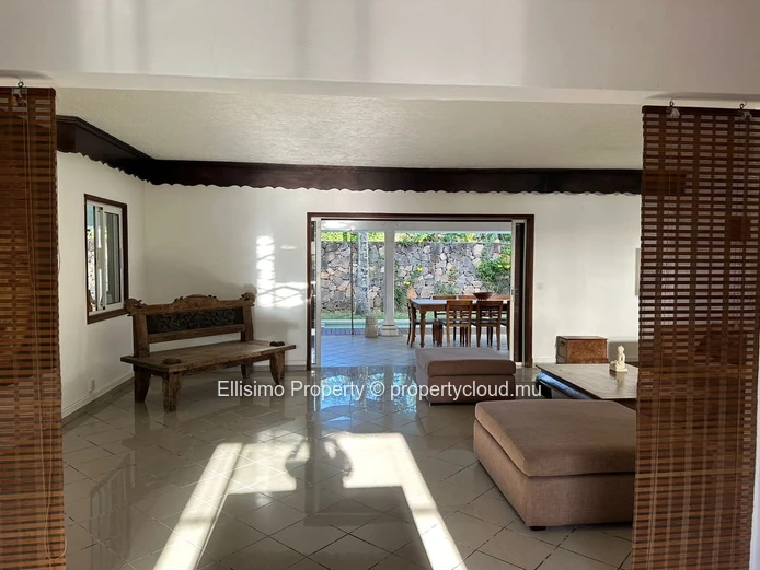 Villa 4 chambres à louer à Pointe aux Canonniers – 3 000 € / mois