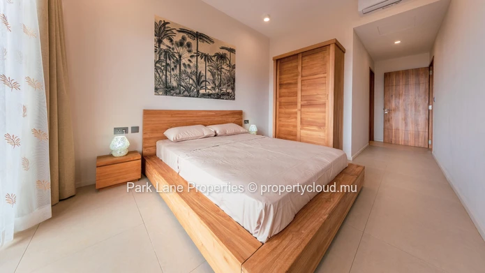 Penthouse neuf de luxe avec vues imprenables sur les montagnes et la mer à Trianon
