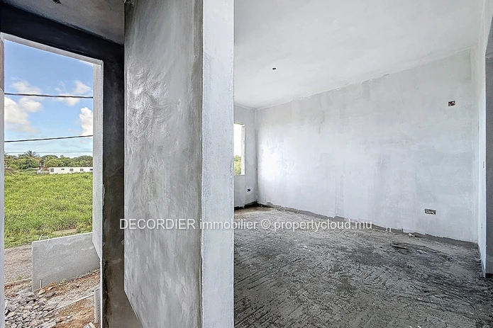 À Vendre – Maison moderne avec piscine