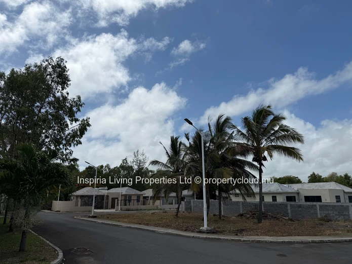 Terrain de 641 m² dans une communaute fermee a Naturo Villas Bras d'Eau