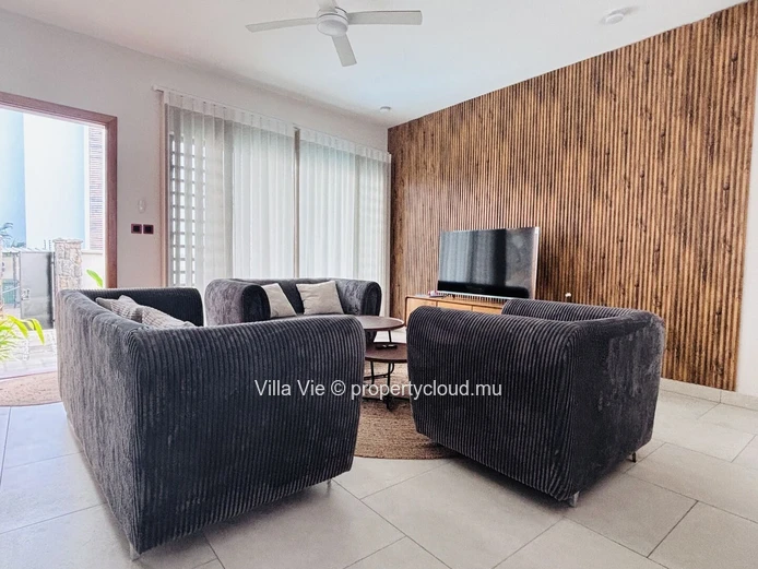 Péreybère - Charmant duplex de 4 chambres avec piscine et garage