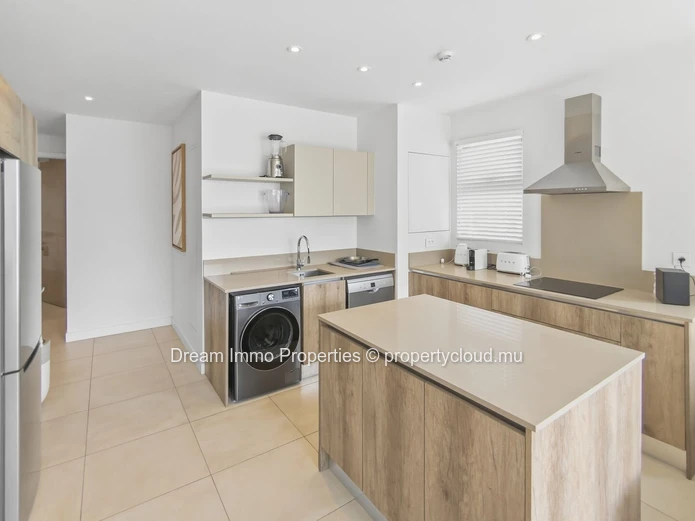 Appartement meublé de 3 chambres avec piscine privée en bord de mer à Grand Baie – Ile Maurice