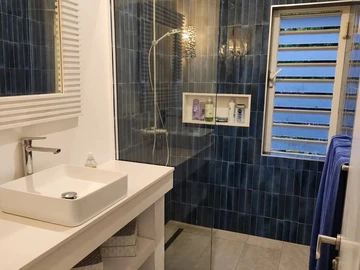 5 Bedroom Villa