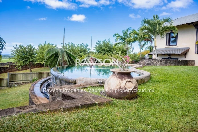 Beaufiful Villa In A Gated Estate