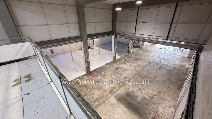 Bâtiment industriel de 1 600 m² à louer à Phoenix – Rs 450 000/mois