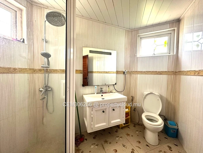 Maison Individuelle à Vendre – St Paul, Vacoas | 4 Chambres 
