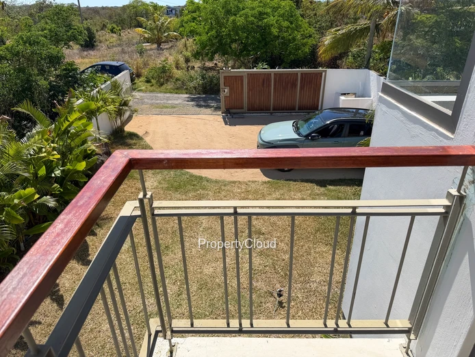 À Vendre | Maison Neuve Avec Piscine | 3 Chambres + Bureau Séparé + Espace De Rangement | Région De Mont Mascal | Rs ...