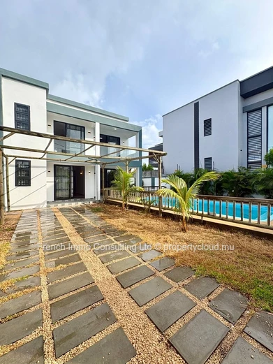 Villa 4 chambres, jardin et piscine a grand baie