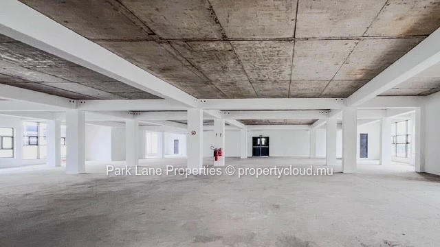 Premium 913 m² office space in Ebene – Ideal for corporate  in the heart of Ebene