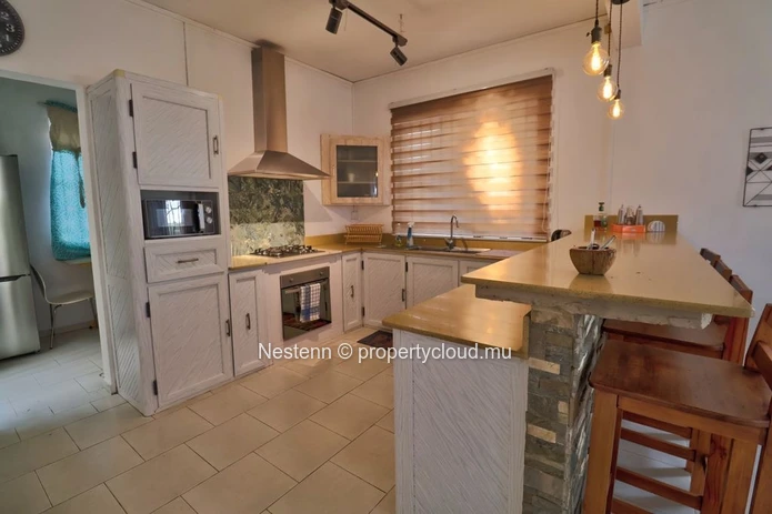 4-bedroom family home - 300 m².