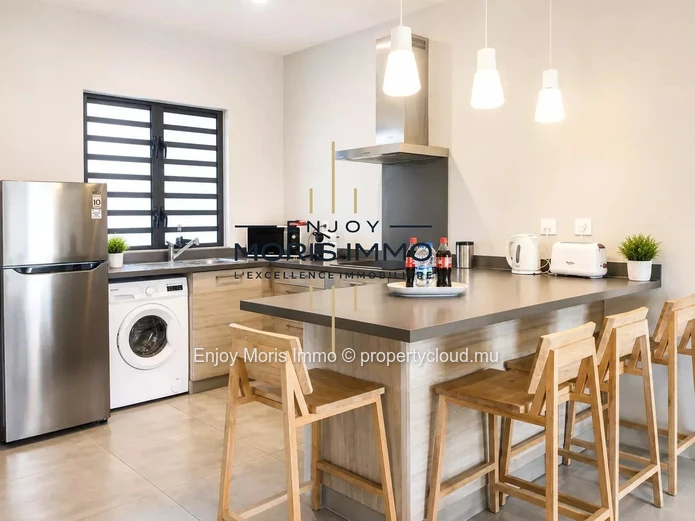 2-bedroom apartment in Mont Choisy, beach access on foot
