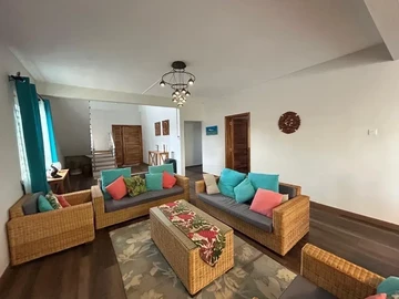4 Bedroom Villa