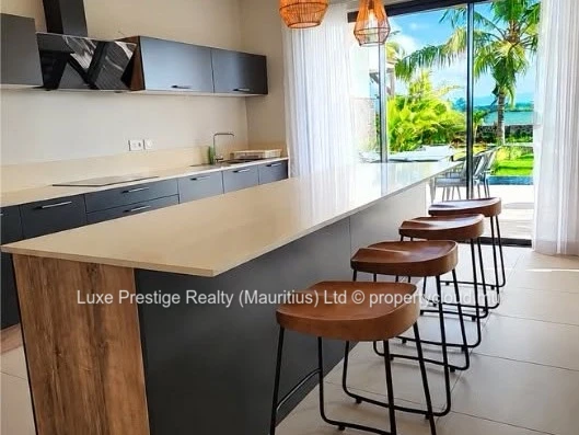 Luxury 4-Bedroom Waterfront House for Rent in Poste Lafayette | Private Pool, Lagoon Views & Secure Residence