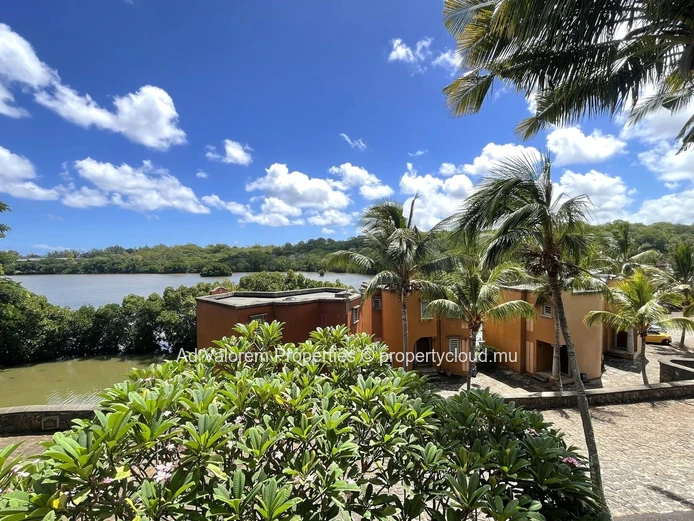 Duplex de deux chambres à louer - Vue dégagée sur la rivière (Mandat exclusif)