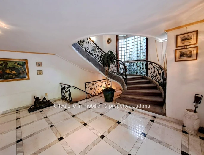 Luxurious 7 Bedroom Two Houses in Floréal with 2 Offices, Land 3,750m² - Price Rs