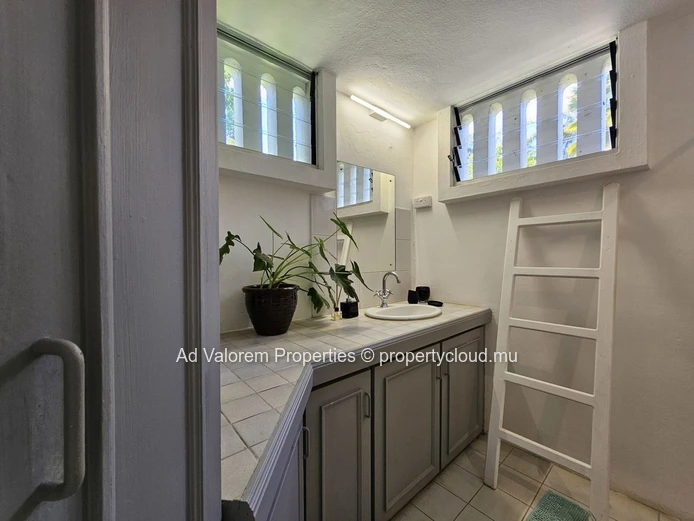 Maison contemporaine en toute propriété - 180 m², 3 chambres, 2 salles de bain | Moka