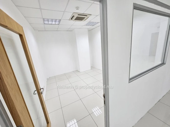 Bureau de 270 m² 