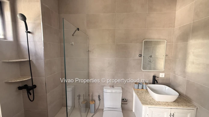 Brand new 3-bedroom furnished apartment, access to communal pool, walking distance to La Preneuse beach, Black River ...