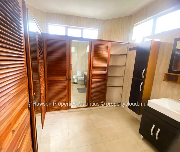 4 Bedroom Villa To Let in Floreal