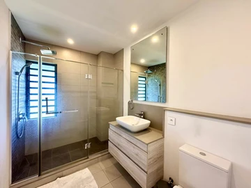 5 Bedroom Villa