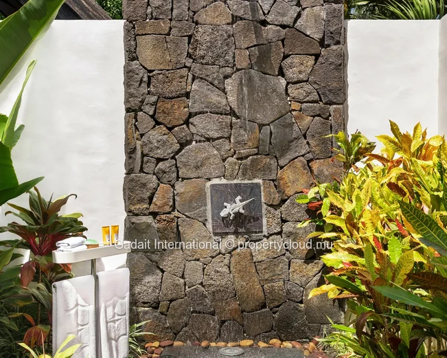 Villa de luxe en bord de mer à vendre | Plage privée et vues sur l'Océan Indien
