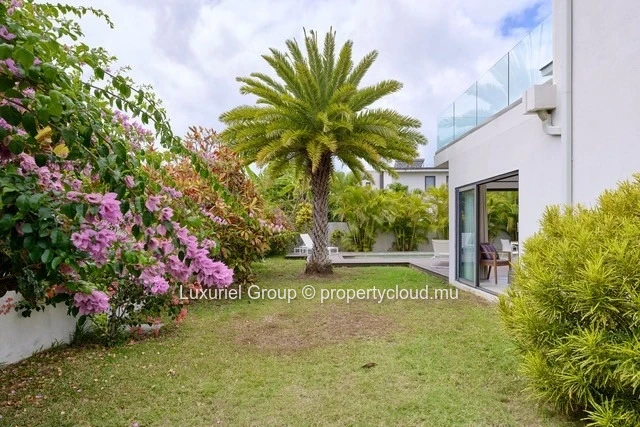 Spacious Villa In Trou Aux Biches