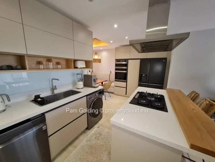 Located within the highly sought-after Waterway Residence Apartments. (Sole Mandate)