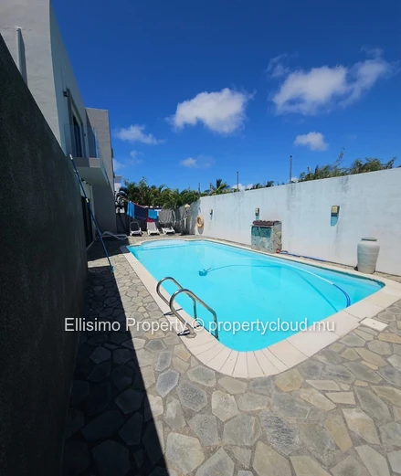 4 bedrooms villa