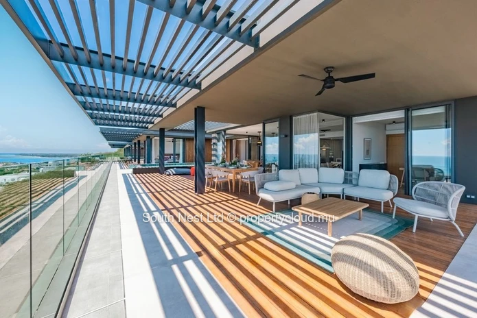 Villa Suspendue au-dessus du Lagon – Demeure d'Exception de 4 Chambres avec Vue Panoramique sur l'Océan