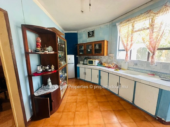 For Sale: Spacious Ground + 2 House - Perfect for Renovation and Customization!