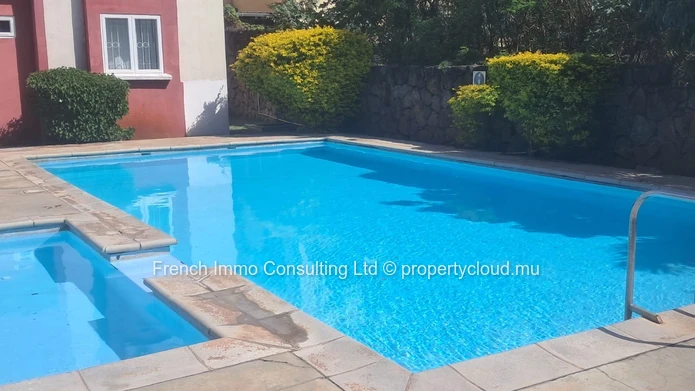 Appartement 2 chambres a pereybere en vente locale