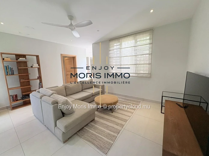 Luxury contemporary villa for sale in Grand Bay – 4 bedrooms | Private swimming pool | Secured residence | 300 sqm