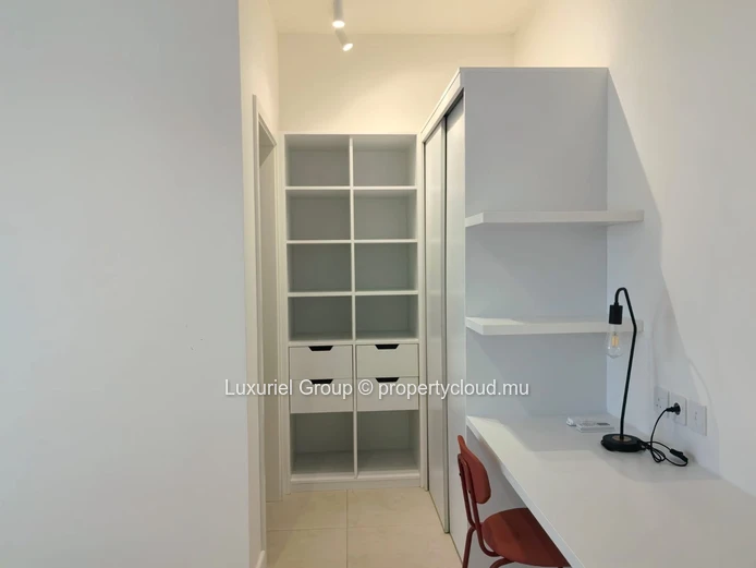 Élégant Appartement D’Angle De 3 Chambres À Beau Plan