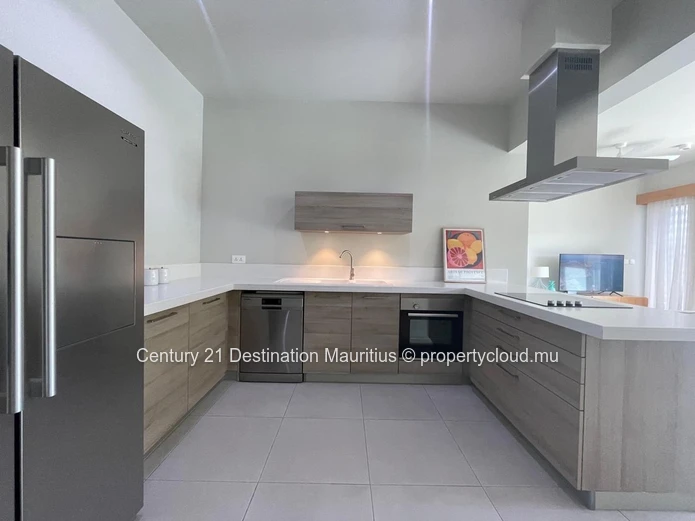 Appartement d’exception en marina avec vue imprenable sur les montagnes