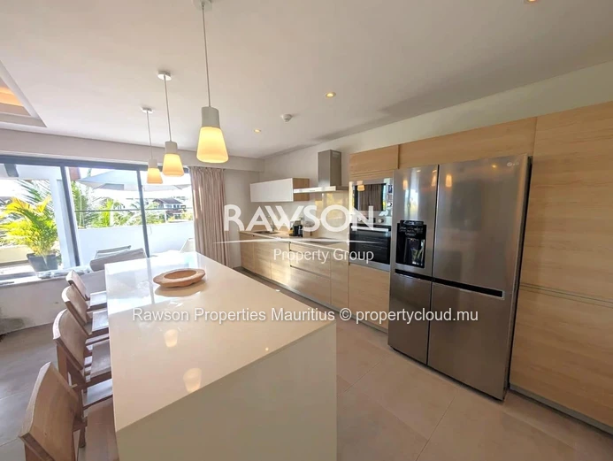 Magnifique Penthouse 3 Chambres En-Suit | Piscine De Style Lagon | Mont Choisy | € 720,000