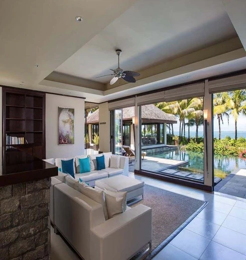 Villa pieds dans l'eau au coeur du prestigieux domaine de ANAHITA.