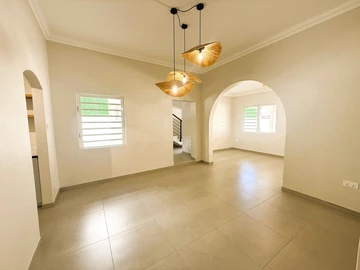 6 Bedroom House