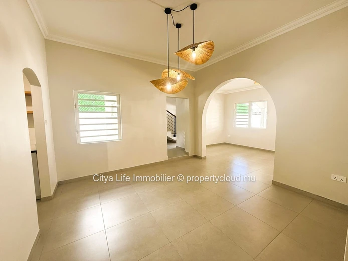 Spacious Renovated House for Sale in Rose Hill – Ideal for Investment or Family Living