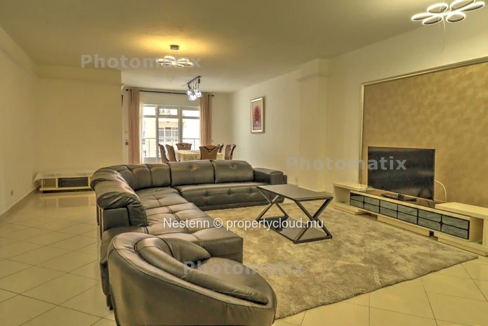 Spacious apartment for rent – Prime location in Quatre Bornes