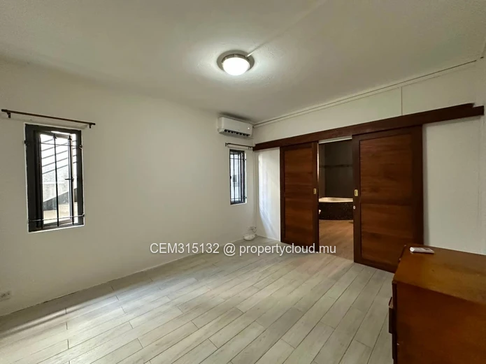 Semi-Furnished 3-Bedroom Ground Floor Apartment for Rent – Beau-Bassin