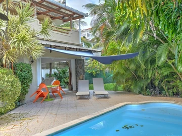 Charming 4 bedroom villa with private pool and walking distance to the beach