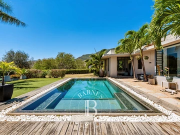 5 Bedroom Villa